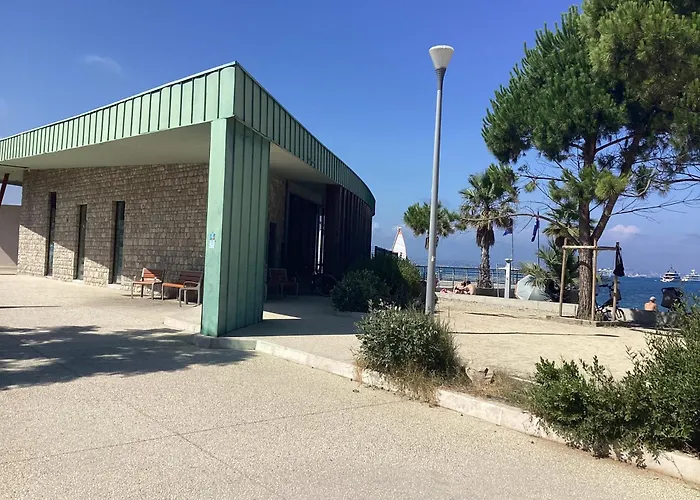 Studio Independant, Front De Mer Et Plage A 200M